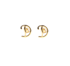 D(1) Letter earring